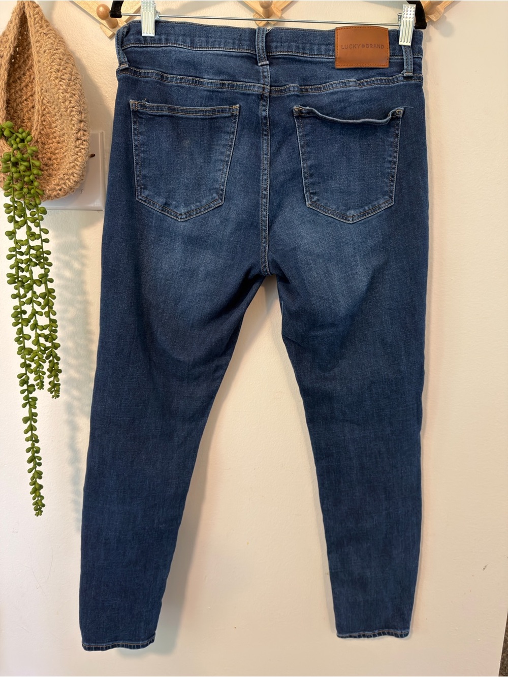 Lucky Brand Ava Mid Rise Skinny Jeans 14/32 R Dark Wash Blue - Picture 3 of 4